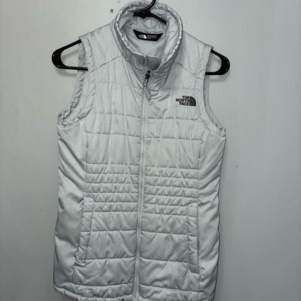The North Face Women's Light Gray Quilted Insulated Vest